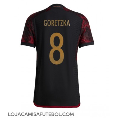 Camisa de Futebol Alemanha Leon Goretzka #8 Equipamento Secundário Mundo 2022 Manga Curta